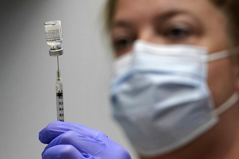 EUA aprueba la vacuna contra COVID-19 de Pfizer Foto: AP