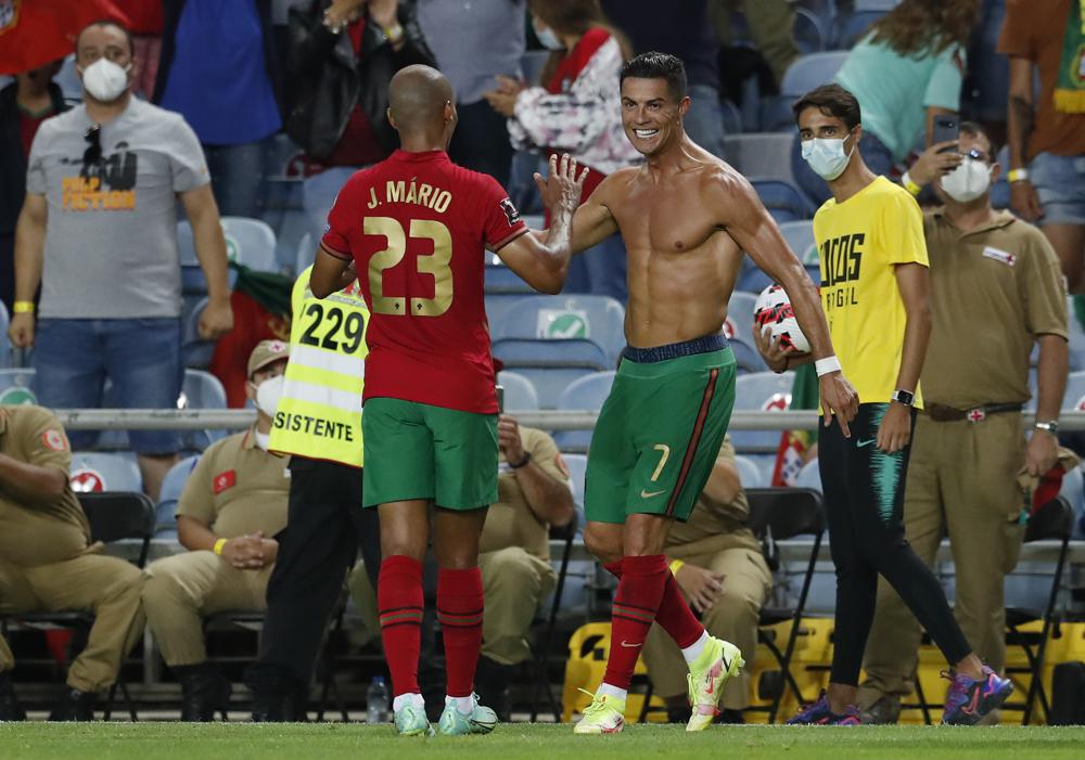 Cristiano Ronaldo, máximo goleador histórico de selecciones Foto: AP