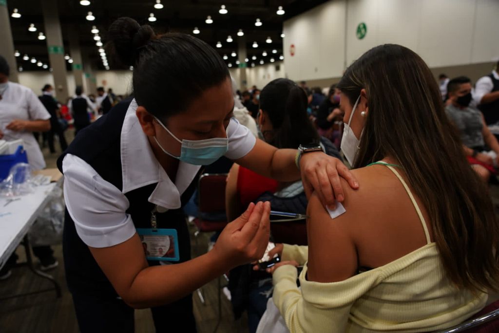 AMLO llama a vacunarse contra el coronavirus Foto: @Claudiashein