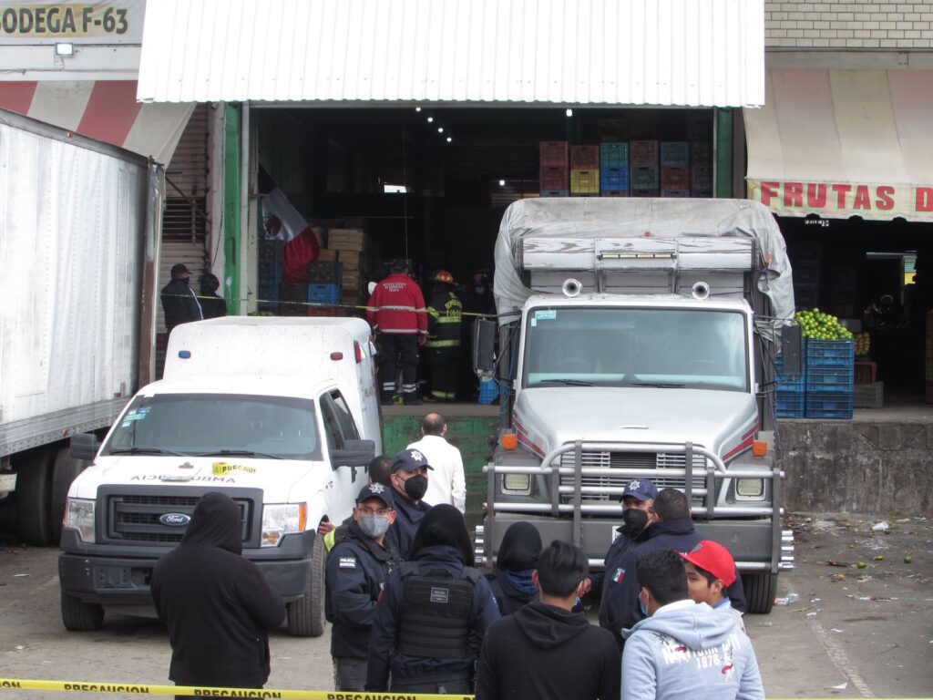 Fallecen cuatro personas en la Central de Abasto de Toluca Foto: @gfloresa7