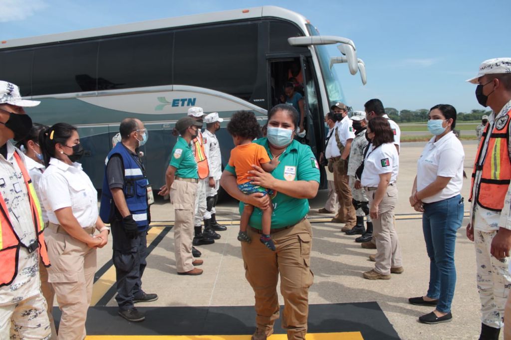 INM reinicia vuelos de retorno humanitario a Haití **FOTOS & VIDEO SEGOB / INM****