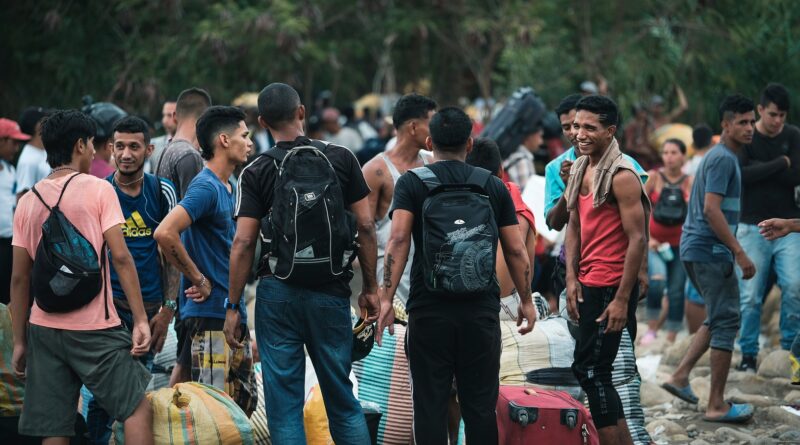 CNDH emitió medidas cautelares para proteger a la 'caravana migrante' integrada por 4 mil extranjeros Foto: Internet