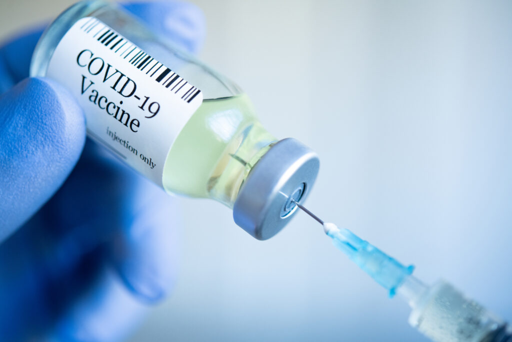 Promueven diputados del PRI amparos para que menores de edad puedan recibir vacuna anticovid Foto: Internet