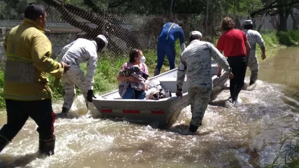 Guardia Nacional mantiene apoyo a familias afectadas por las inundaciones en municipios de Querétaro **FOTOS GN**
