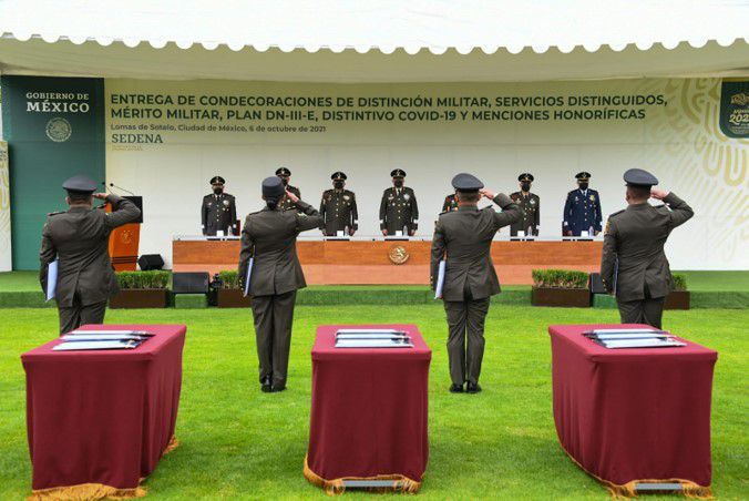 520 militares y 36 unidades del Ejército y FAM recibieron condecoración por su labor al servicio de la patria **FOTOS SEDENA****