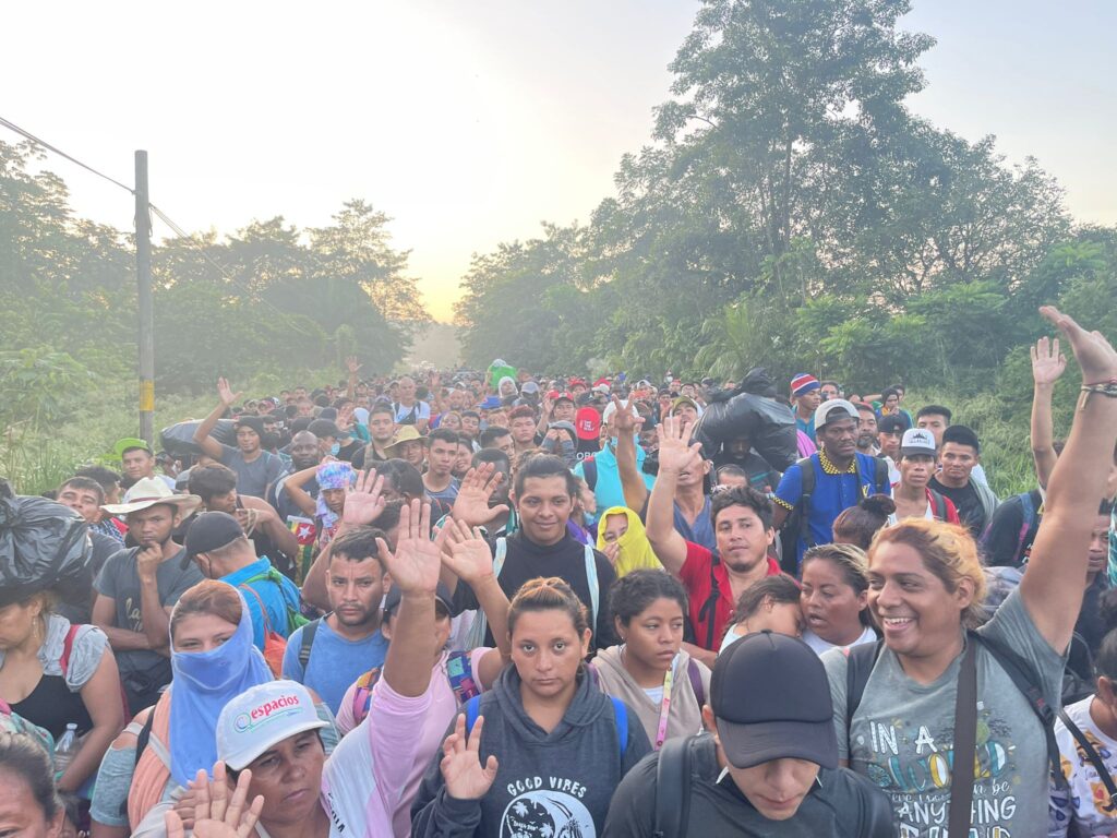 CNDH acompaña el recorrido de la caravana migrante *FOTOS Y VIDEO ESPECIALES*