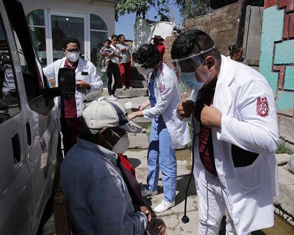 Brigada médica del IPN atiende a afectados por inundaciones en Edomex Foto: IPN