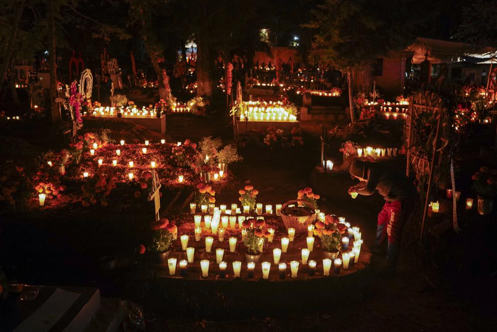Pueblos de México buscan preservar el auténtico Día de Muertos