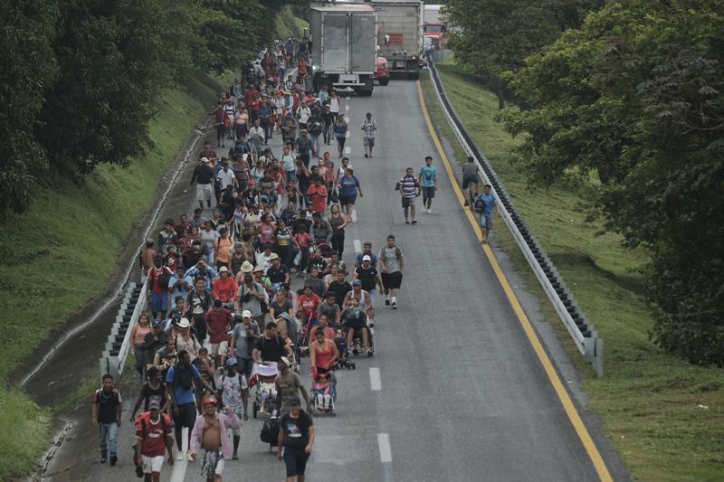Gobierno acompaña a caravana migrante Foto: AP