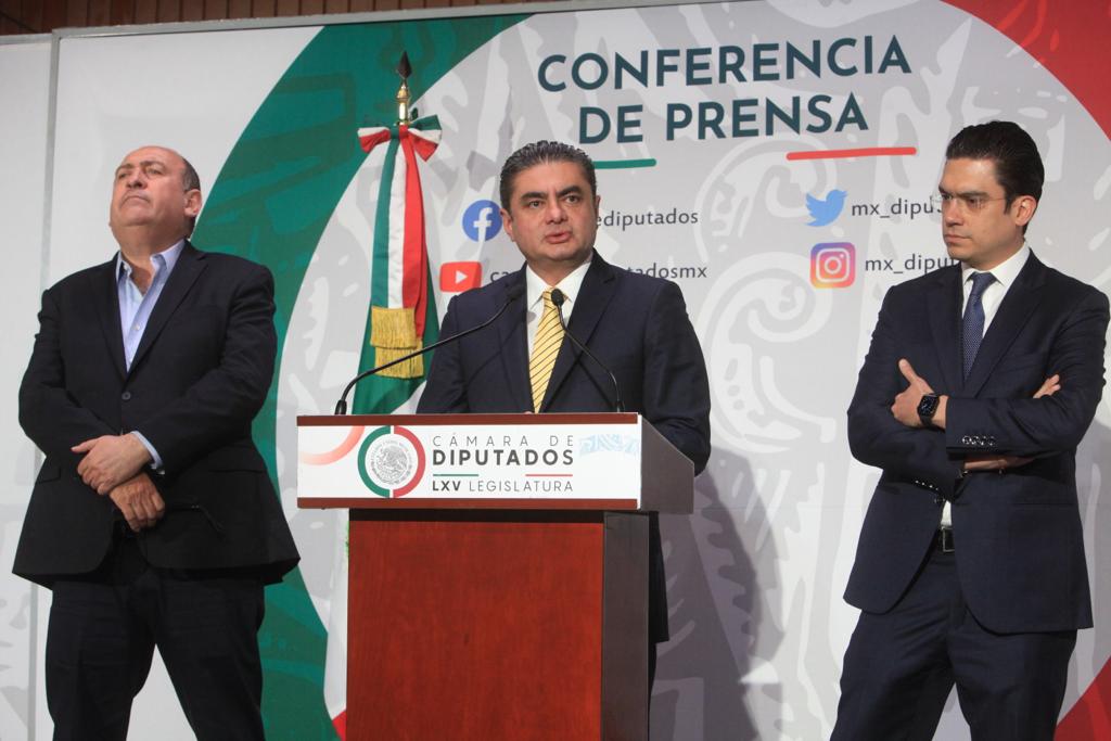 Anuncia oposición controversia constitucional contra decreto presidencial Foto: @LuisChazaroMX