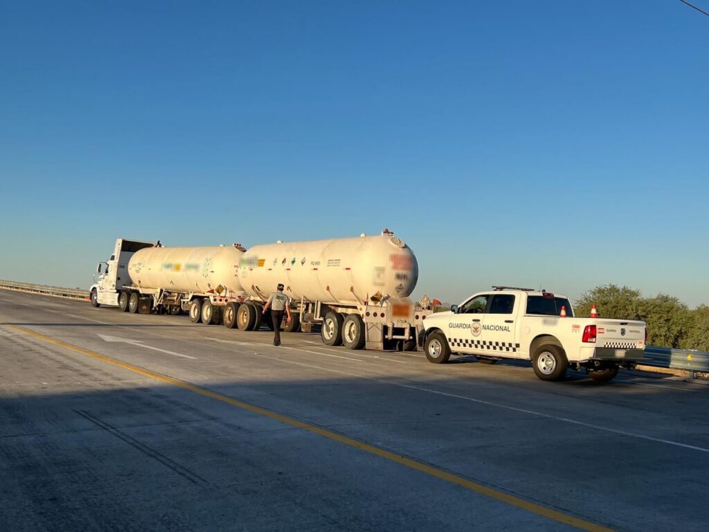 Guardia Nacional recuperó tracto camión con aproximadamente 40 toneladas de “Amoniaco Anhidro” *FOTOS GN*