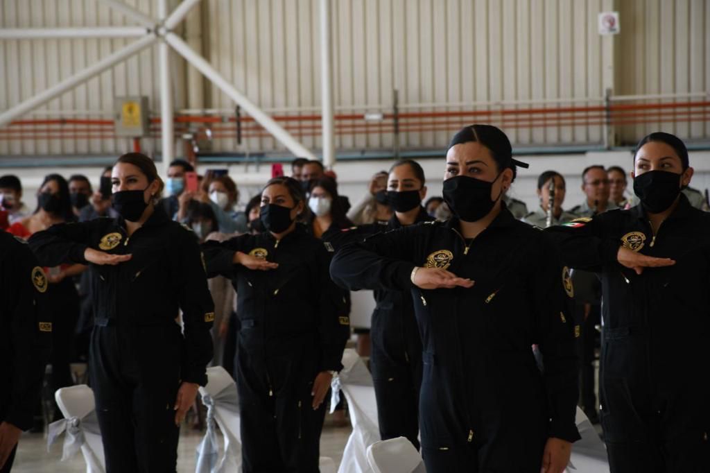 Guardia Nacional: Primera generación del curso para “sobrecargos” reciben 'alas' y constancias *FOTOS GN*