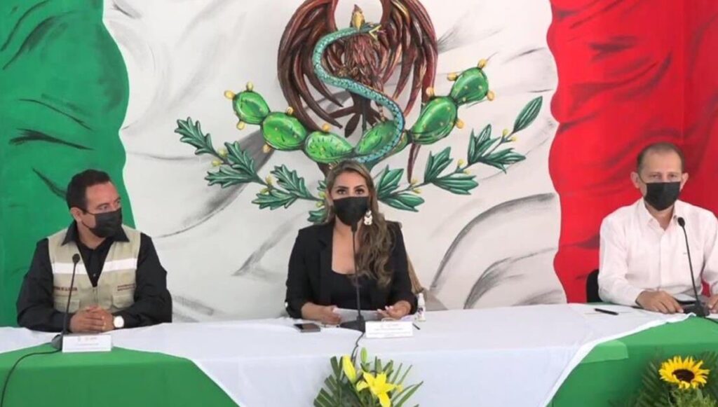 Evelyn Salgado modifica la bandera de México y coloca una 'S' por su apellido Foto: Internet