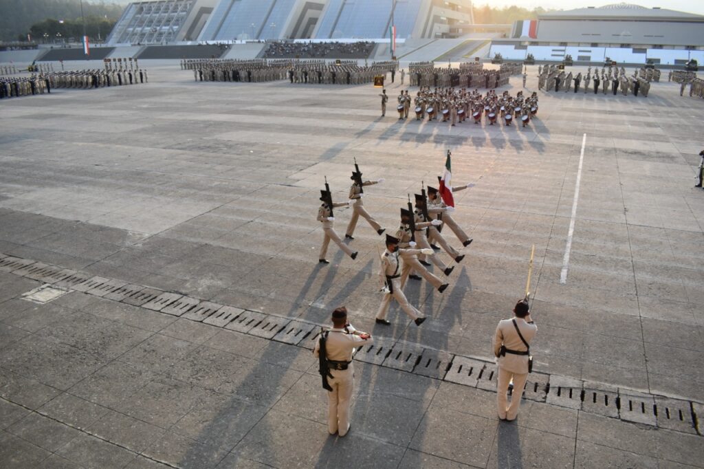 1,747 cadetes de planteles del sistema educativo militar rindieron protesta de bandera: Sedena
