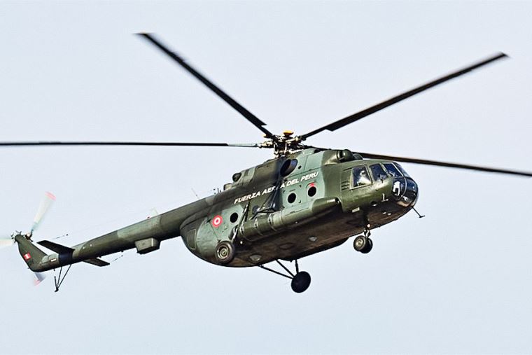 Mueren 5 militares tras caída de helicóptero en Perú