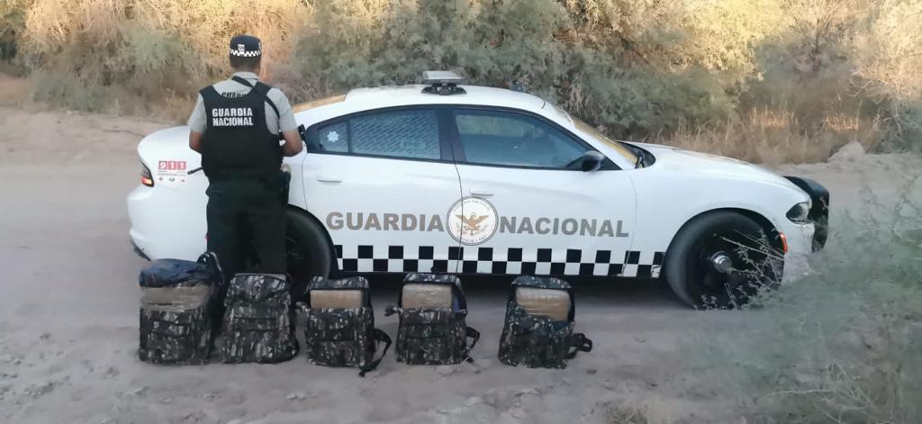 Guardia Nacional localizó cinco mochilas con 30 kilos de marihuana *FOTOS GN*