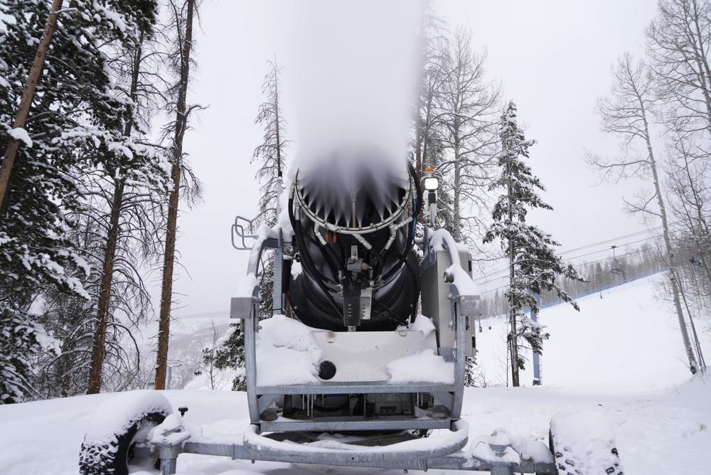 Industria de esquí en EUA busca creación eficiente de nieve