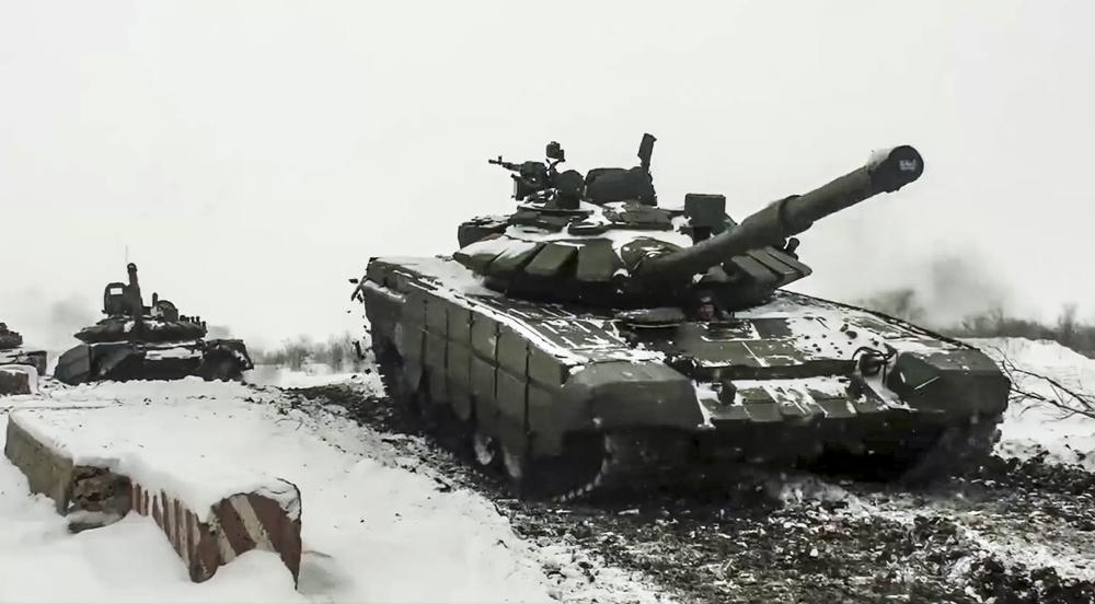 Es posible que Rusia invada Ucrania en febrero: Biden