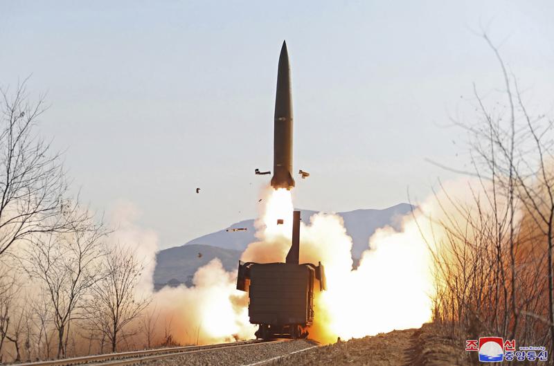 Seúl: Corea del Norte lanza 2 presuntos misiles al mar Foto: AP