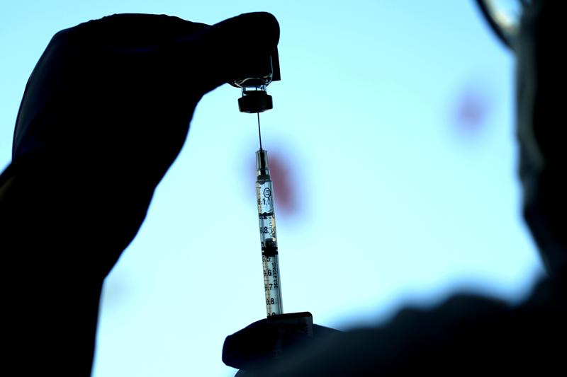 Pfizer inicia estudio de vacuna actualizada contra ómicron Foto: AP