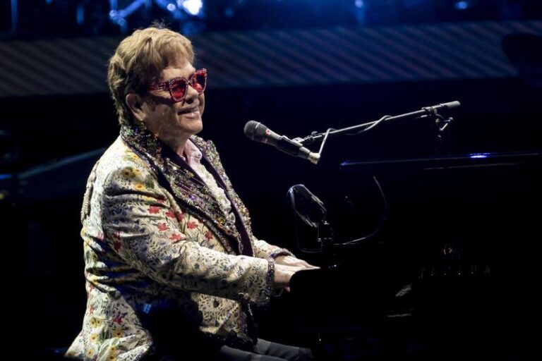 Elton John pospone conciertos en Texas tras contagiarse de COVID-19 Foto: AP