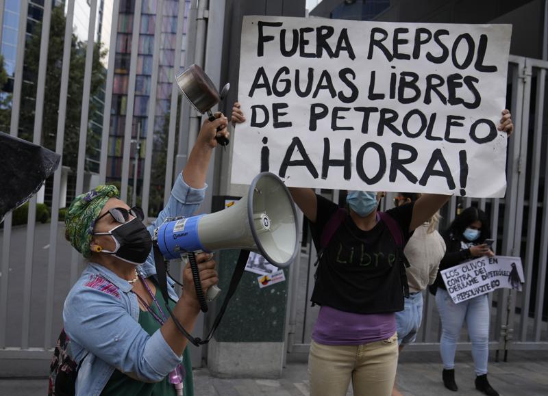 Analizan pedido de prohibir salir de Perú a director Repsol Foto: AP