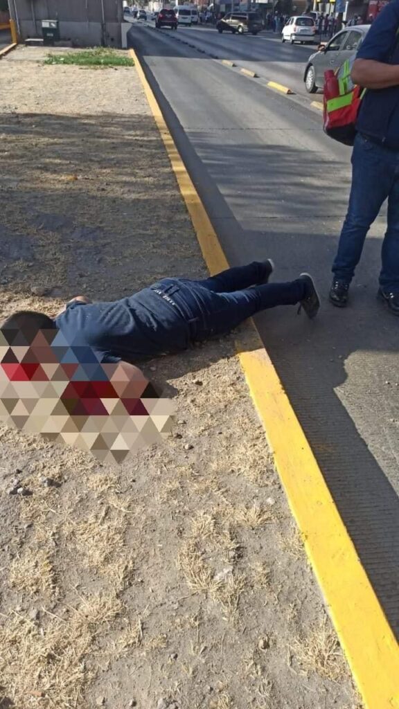 Hombre muere al caer de un puente frente a la Plaza Coacalco *FOTOS ESPECIALES*