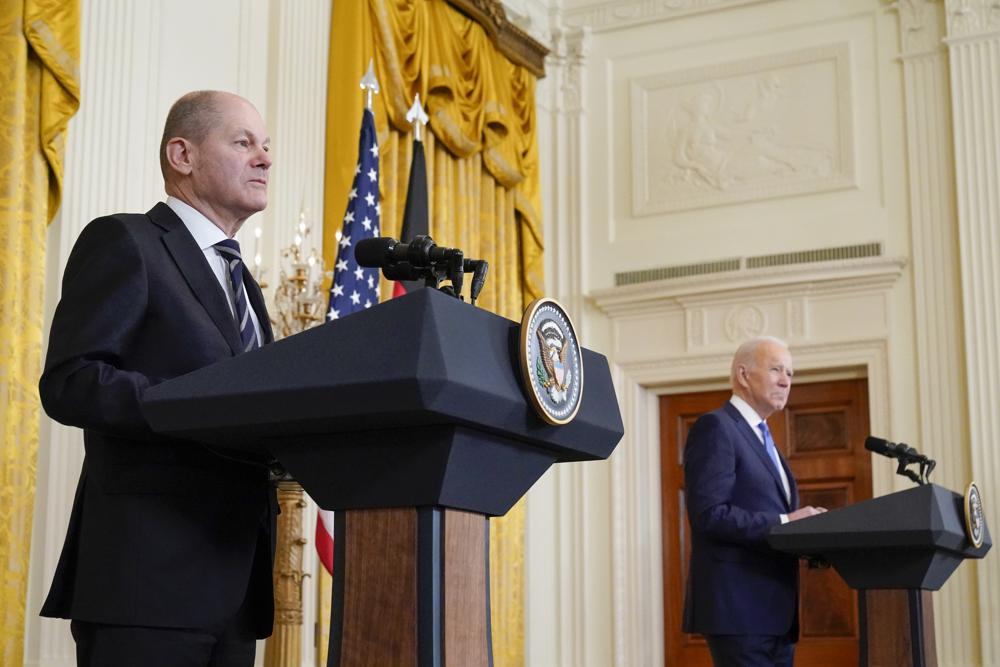 Biden promete bloquear gasoducto si Rusia invade Ucrania
