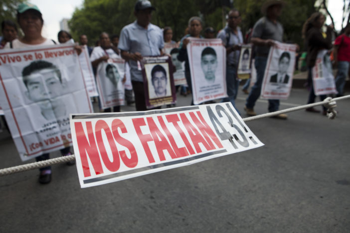 CNDH llama al diálogo entre los tres órdenes de Gobierno con familiares de Ayotzinapa FOTO. Miguel Dimayuga