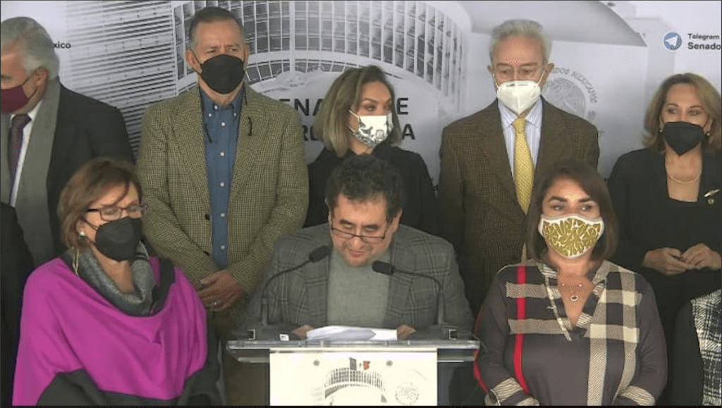 Condenan senadores de Morena calumnias en contra de AMLO Foto: Internet
