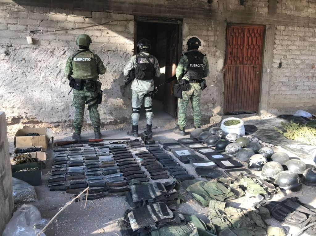 SEDENA, GN y autoridades estatales aseguran armamento, droga, vehículos y equipo táctico en Michoacán *FOTOS SEDENA