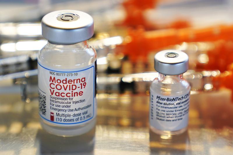 FDA autoriza segundo refuerzo de la vacuna COVID-19 Foto: AP