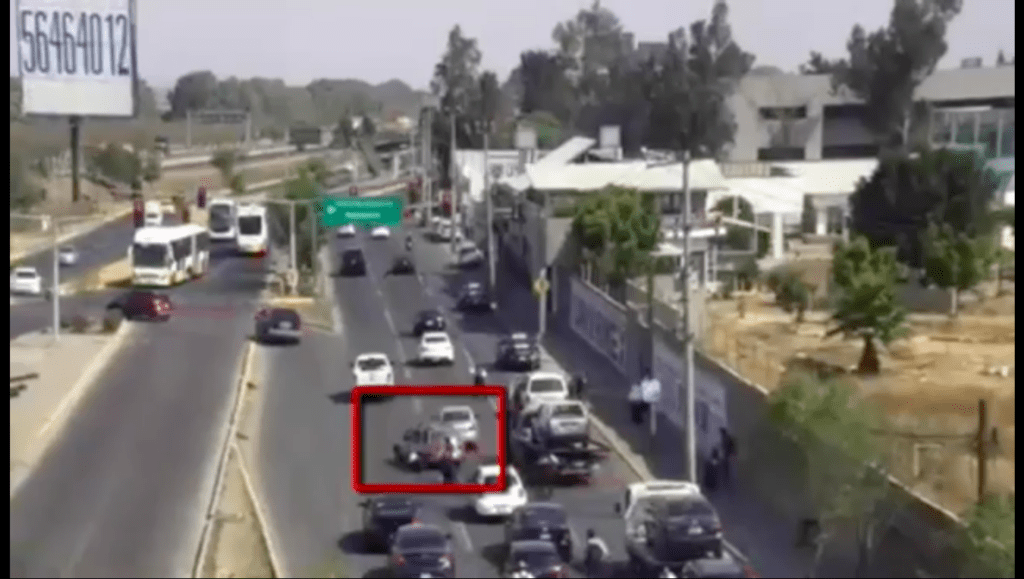 Investigan a conductor que atropelló a dos policías en Avenida Central, Ecatepec