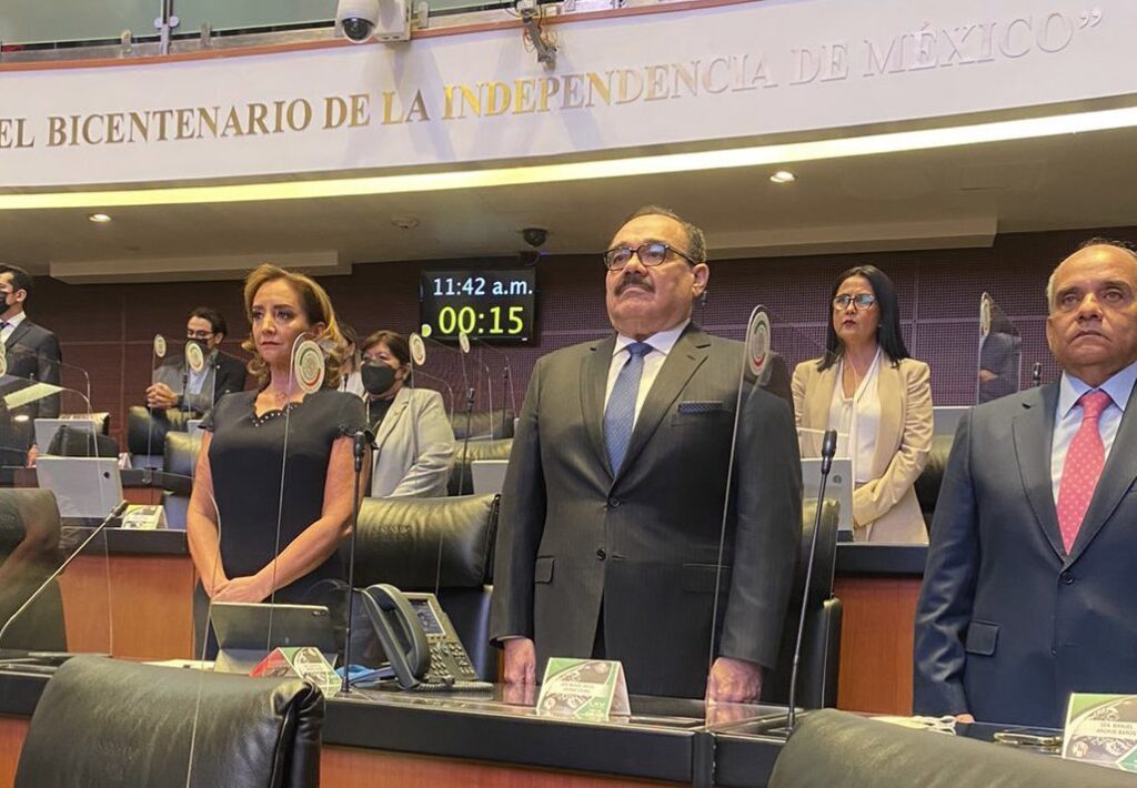 Minuto de silencio en el Senado en memoria de Luis Donaldo Colosio Foto: @ruizmassieu