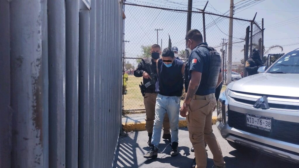Policía de Ecatepec trasladó a presunto feminicida de menor de 13 años al penal Neza Bordo