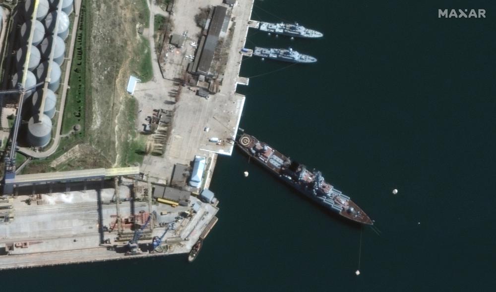 Ucrania dice que hundió un buque lanzamisiles ruso