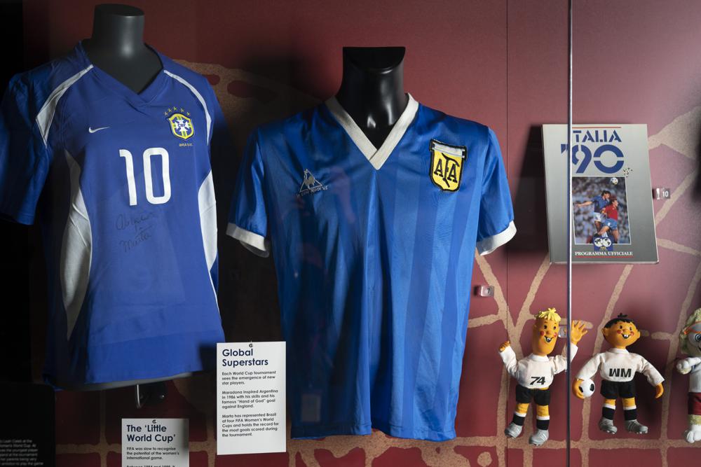Subastarán camiseta que Maradona usó ante Inglaterra en 1986 Foto: AP