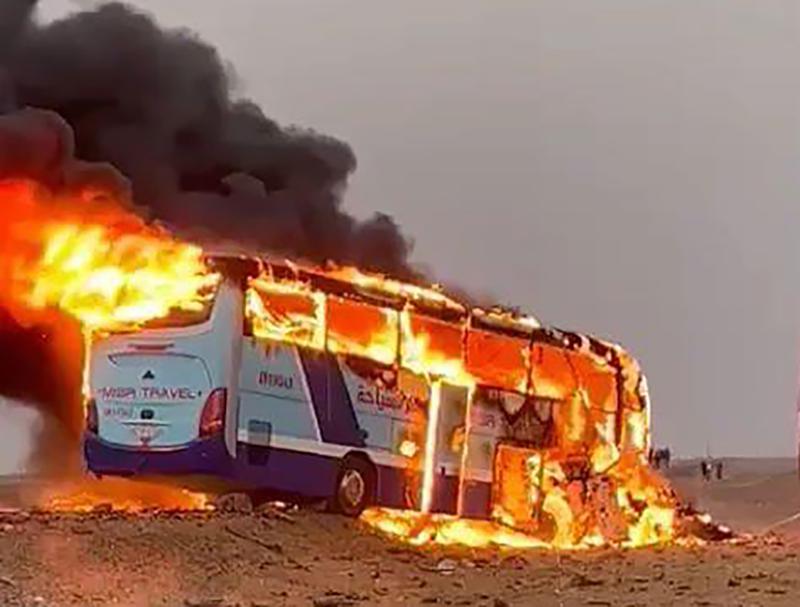 10 muertos en choque de bus turístico con camión en Egipto Foto: AP