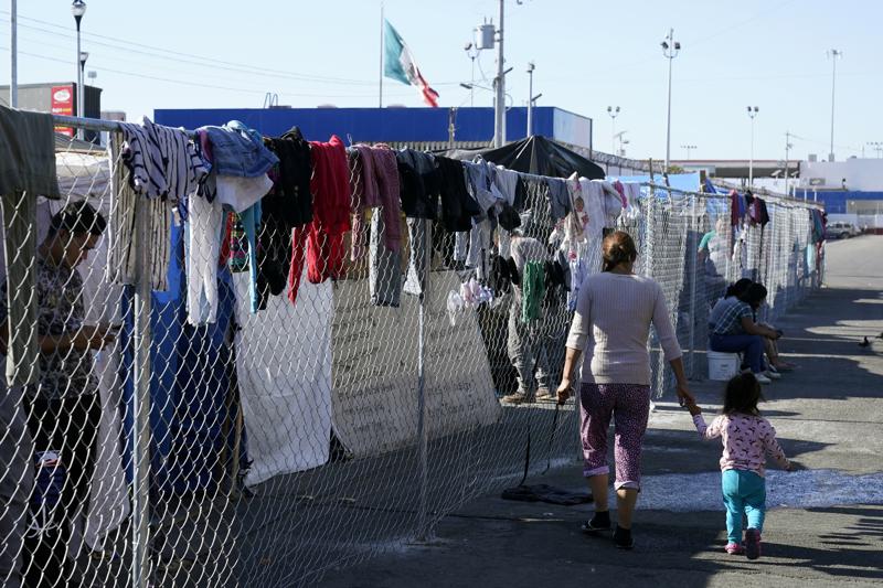 Terminarán límites de asilo en frontera entre México y EUA Foto: AP