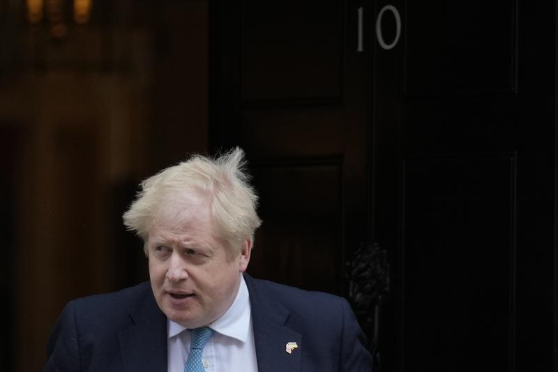 Boris Johnson será multado por fiestas en tiempos de COVID Foto: AP