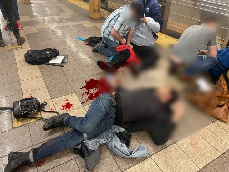 5 personas baleadas en estación de metro en Brooklyn, NY (Video)