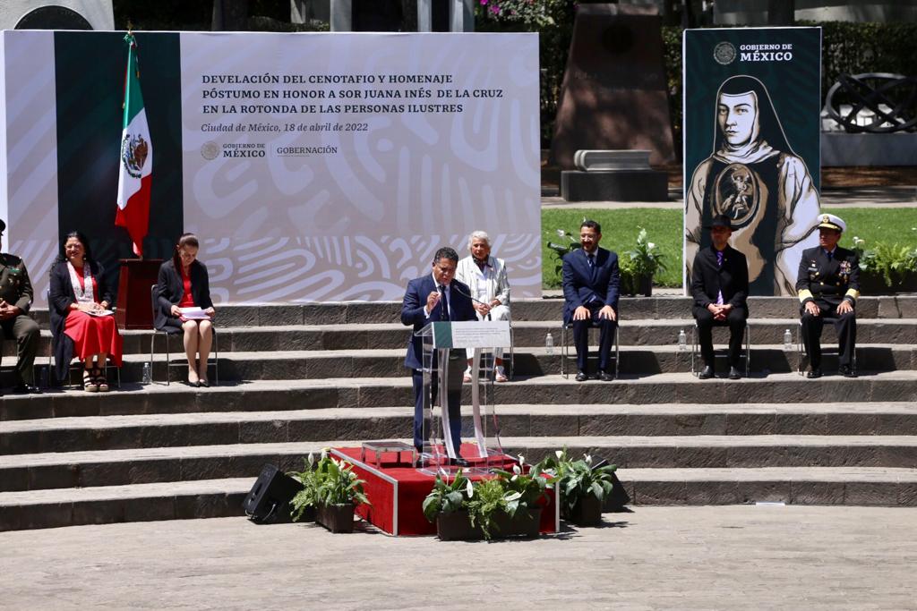 SEGOB devela cenotafio en honor a Sor Juana Inés de la Cruz en la Rotonda de las Personas Ilustres Fotos: SEGOB