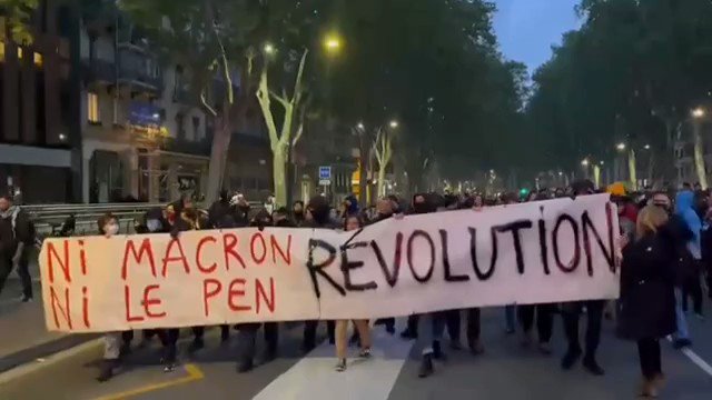 Tras victoria de Macron tiroteo en París, al menos dos muertos (Video)