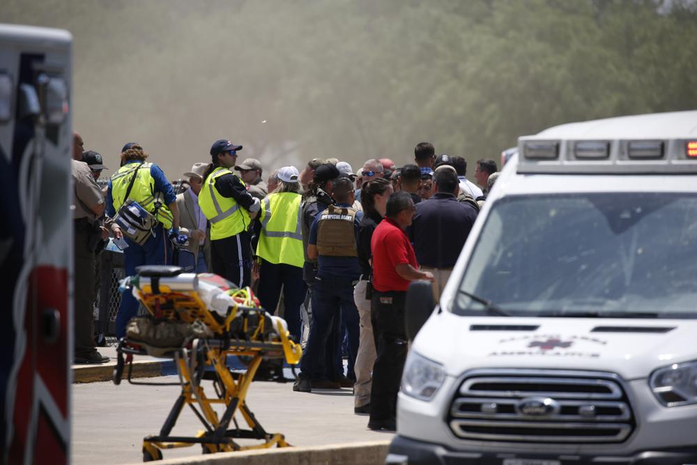 19 niños y 2 adultos muertos en tiroteo en escuela en Texas