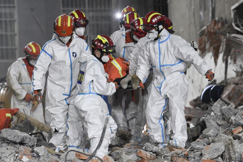 Sube a 26 número de muertos por derrumbe en China Foto: AP