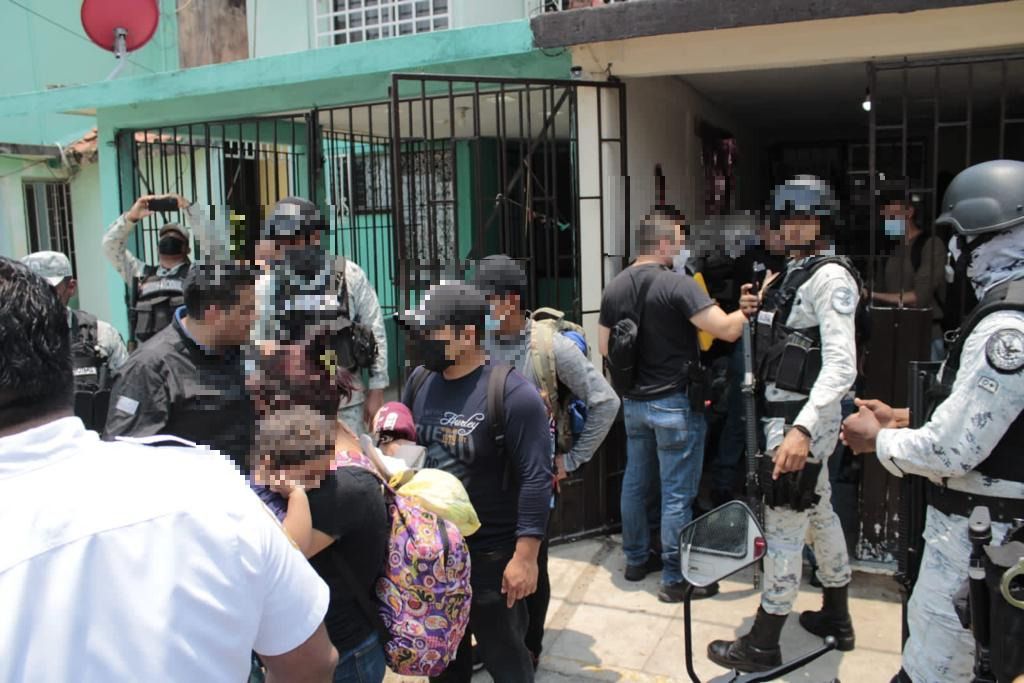 INM rescató a 58 migrantes hacinadas en dos viviendas en Tabasco *FOTOS SEGOB / INM¨