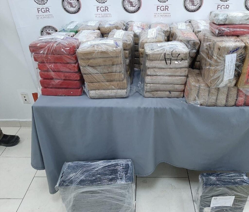 FGR aseguró más de 270 kilos de cocaína durante cateo en Nuevo León *FOTOS & VIDEO FGR