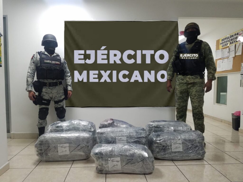 SEDENA, GN y FGR decomisaron 150 kilos de cocaína en carretera Tepic-Puerto Vallarta