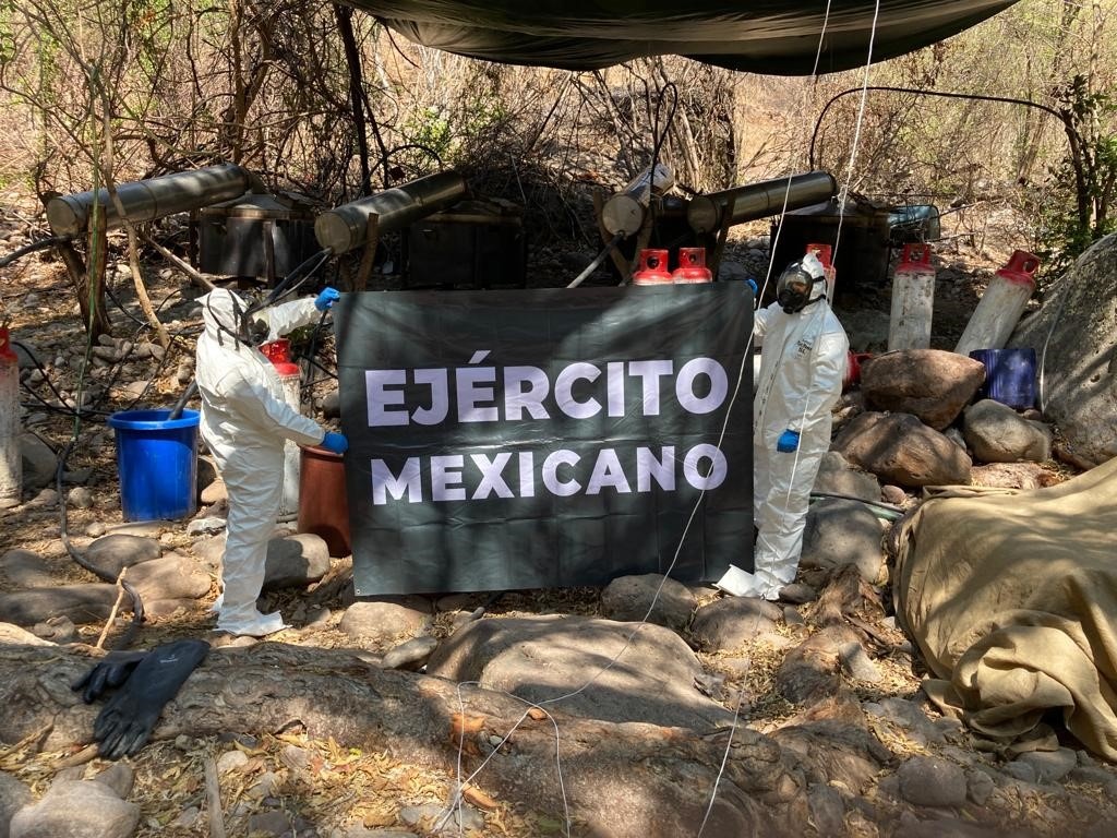 SEDENA aseguró y desmanteló 4 narco laboratorios clandestinos en Culiacán, Cosalá y Etola, Sinaloa