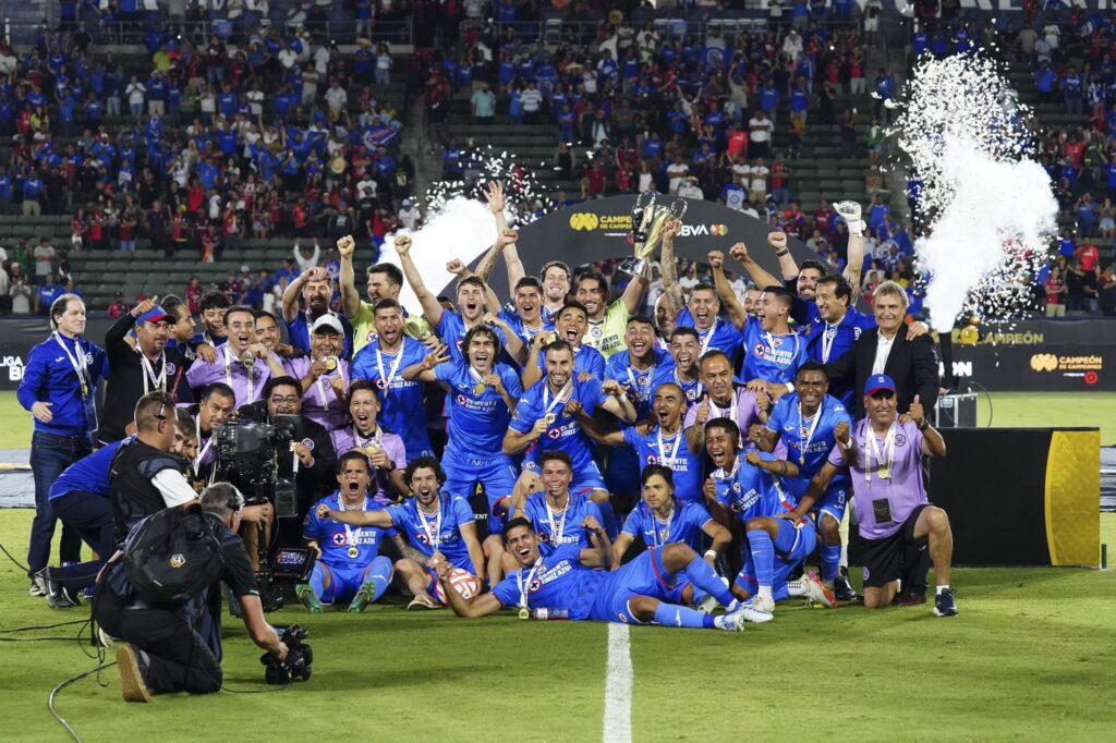 Cruz Azul gana Supercopa MX en penaltis contra Atlas